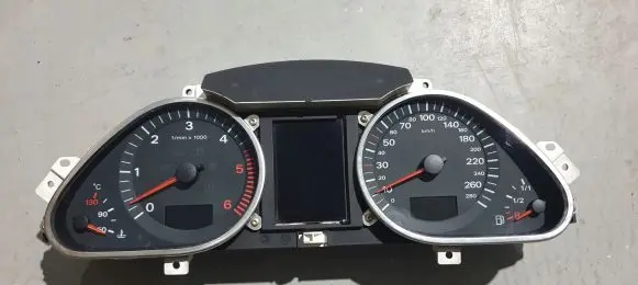 Audi A6 S6 C6 4F Speedometer (instrument cluster) 4F0920900S