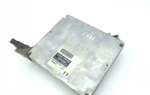 Toyota Corolla Verso AR10 Engine control unit/module 896610F091 MB1758009430