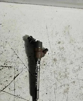 KIA Carens I Fuel injector 3380027010