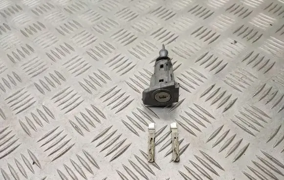 Volkswagen T-Roc Front door lock (next to the handle) 2GA837167 2GA837168