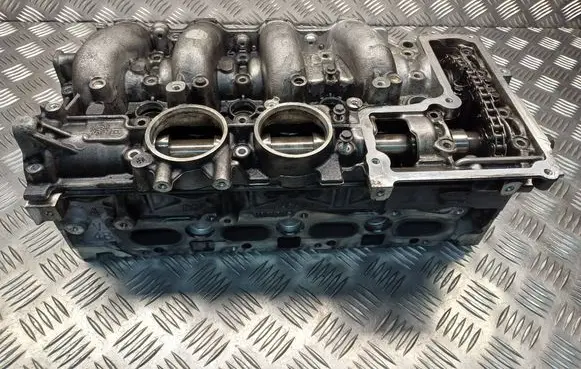 Land Rover Evoque I Engine head 9651569780 9686706110