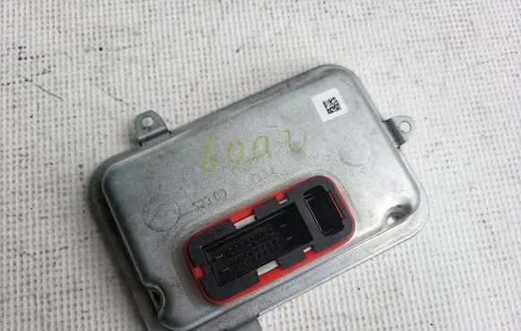 Mercedes-Benz C W204 Xenon control unit/module A2048700326 130732923901