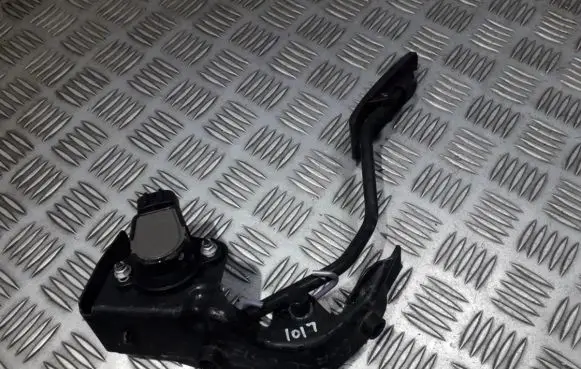 Toyota Corolla Verso AR10 Accelerator throttle pedal