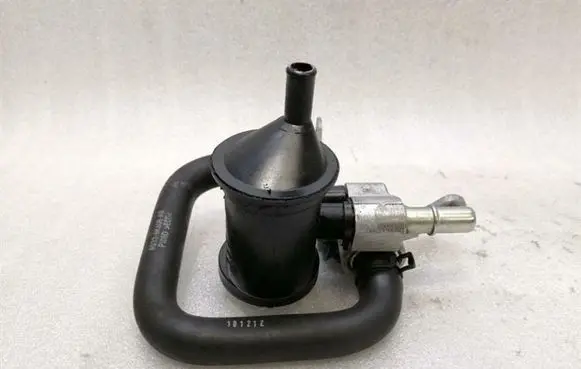 Aston Martin Vantage III Oil breather separator 6G336B673AB