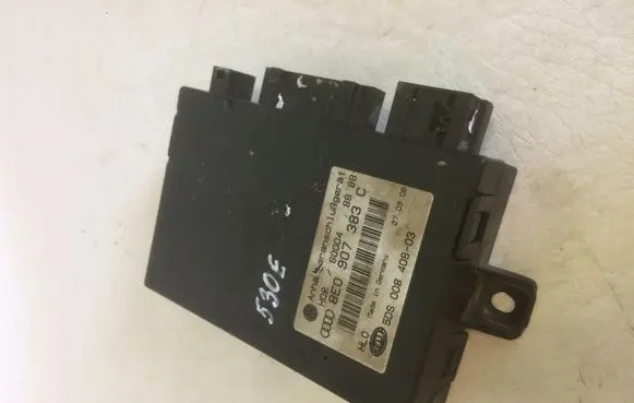 Volkswagen Touareg I Tow bar trailer control unit/module 8E0907383C 5DS00840803