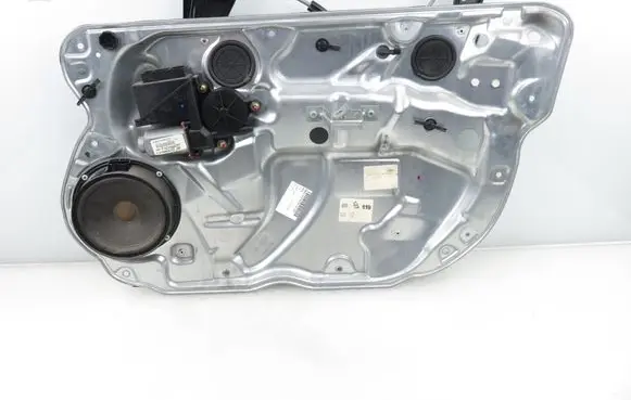 Volkswagen Polo IV 9N3 Front door window regulator with motor 400642D 6Q2959801A