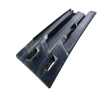 Chevrolet Camaro Front bumper lower grill 84524890