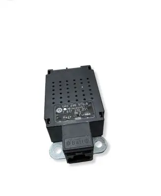 Volkswagen Golf VI Aerial antenna amplifier 5M0035570B 7617310031