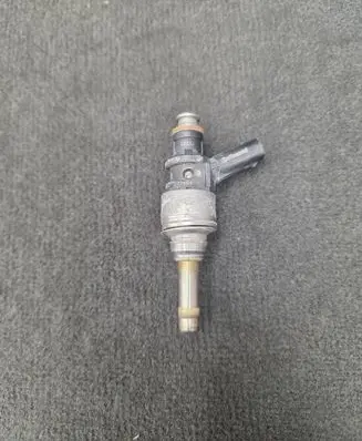 Audi A6 S6 C6 4F Fuel injector 06E036G 06E906036G 06E906036P
