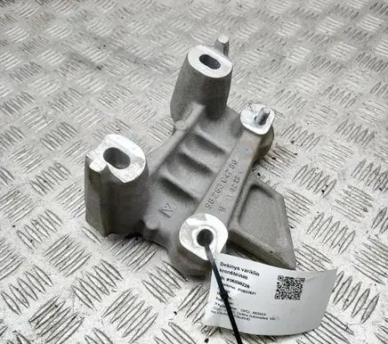 Opel Mokka B Engine mounting bracket 9826364780