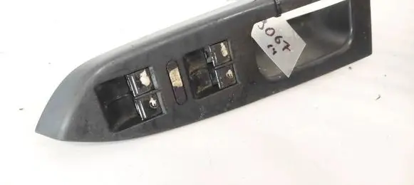 Volkswagen Touran I Electric window control switch 1T1867371H
