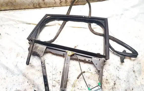 Audi A2 Rear door window/glass frame 8z0839754a