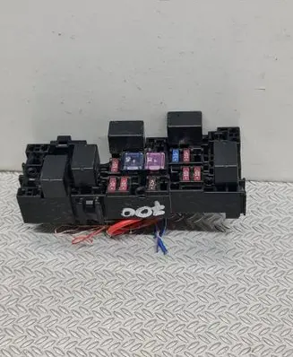 Mitsubishi Space Star Fuse module 