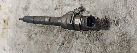 Fuel injector