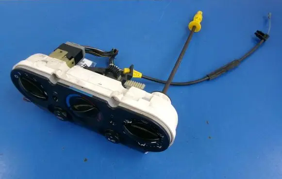 Ford Fiesta Climate control unit 2S6H19980BC