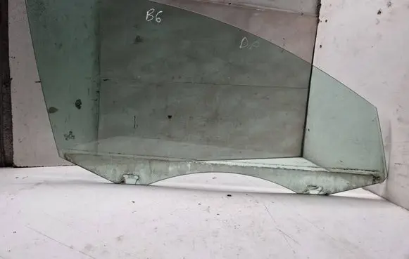 Volkswagen PASSAT B6 Front door window glass four-door 43R00082