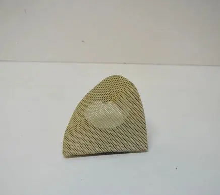 Quarter panel pressure vent