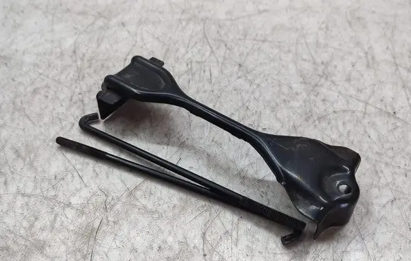 Nissan Qashqai+2 Battery bracket 