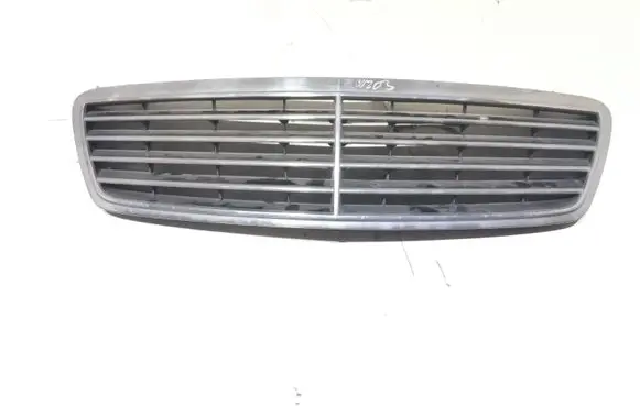 Mercedes-Benz C W203 Front grill A2038800183