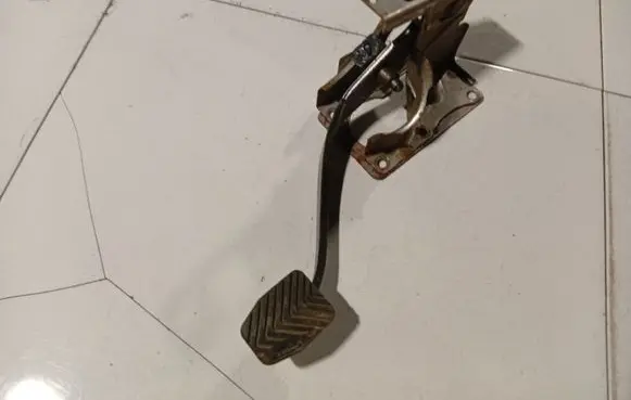 Jeep Patriot Brake pedal 