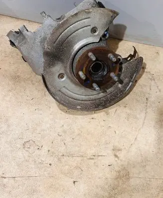 Rear wheel hub