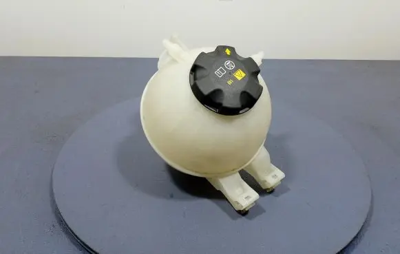 Coolant expansion tank/reservoir