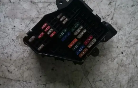 Audi A6 S6 C6 4F Fuse module 0706221065