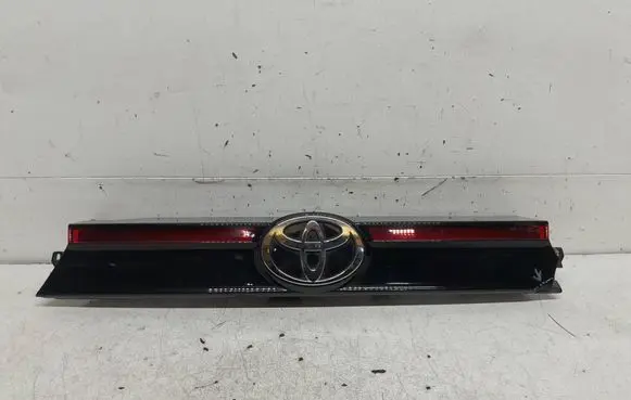Toyota Yaris Cross Trunk door license plate light bar 768010D760