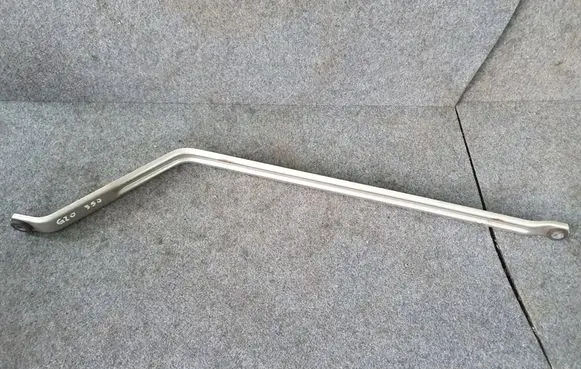 Fuel tank mounting bracket