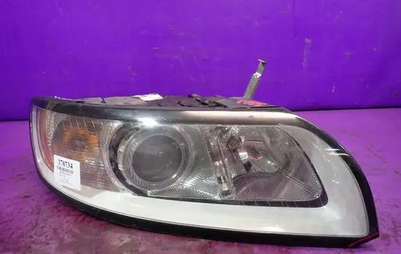 Volvo V50 Headlight/headlamp 