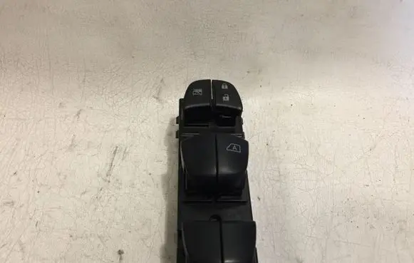 Nissan Juke I F15 Electric window control switch 254011KK0B