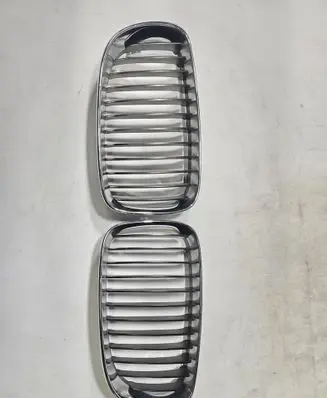 BMW 1 E81 E87 Front bumper upper radiator grill 7166440 7179656