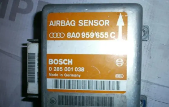 Audi A4 S4 B5 8D Airbag control unit/module 8A0959655C 0285001038
