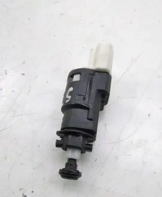 Renault Scenic II - Grand scenic II Brake pedal sensor switch
