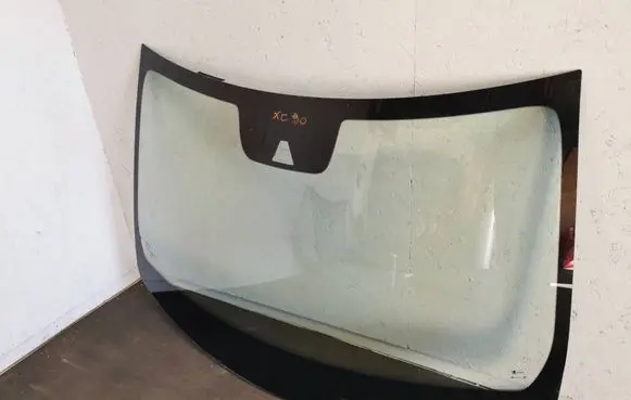 Volvo XC90 Front windscreen/windshield window 