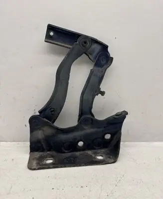 Engine bonnet/hood hinges
