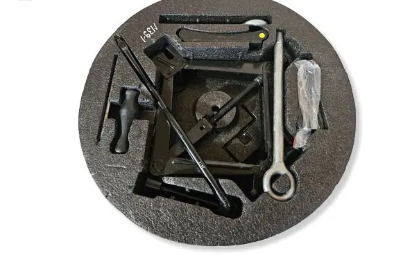 Fiat 500L Tool set 51952940 S05830