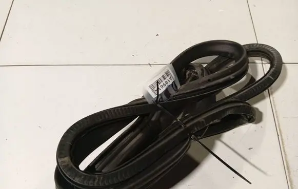 Audi A4 S4 B5 8D Rubber seal front coupe door 