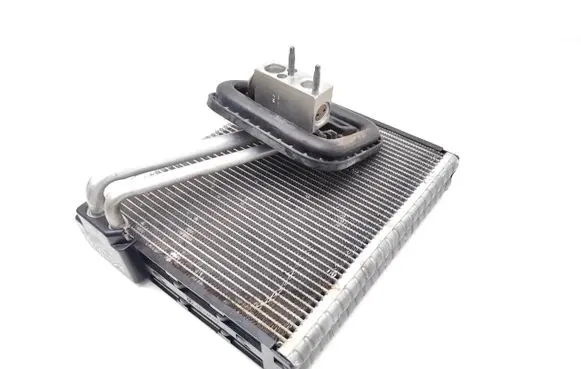 A/C cooling radiator (condenser)