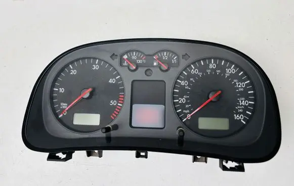 Volkswagen Golf IV Speedometer (instrument cluster) 1J0920926C 0263637073