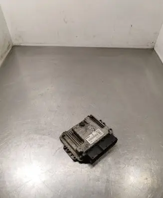 KIA Sportage Engine control unit/module 391202A051 0281017695