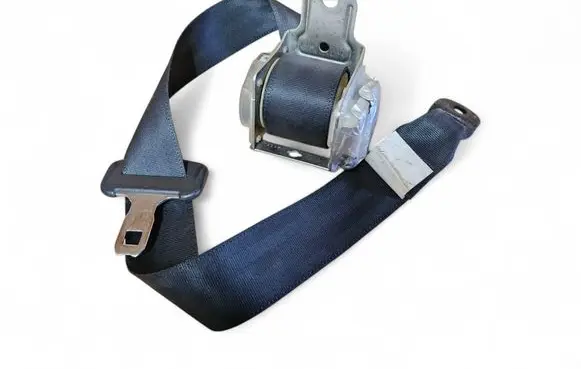 Toyota Auris 150 Rear seatbelt 7P1450 0435193