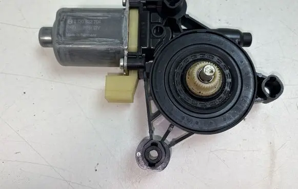 Audi A5 Front door window regulator motor 0130822704