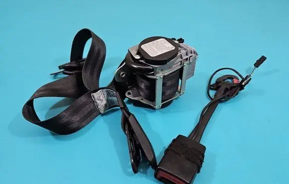 Skoda Superb B6 (3T) Front seatbelt 615479100 IMPRK1478179