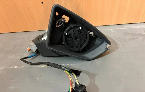 Seat Leon (5F) Front door wing mirror part D21180117767 5F1857502 03310576