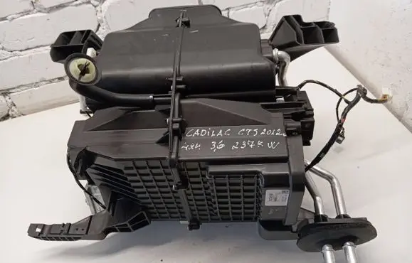 Cadillac CTS Interior heater climate box assembly housing AE0637008580 25995731 AA4432204493