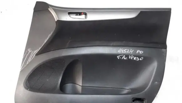 Toyota Avensis Verso Front door card panel trim