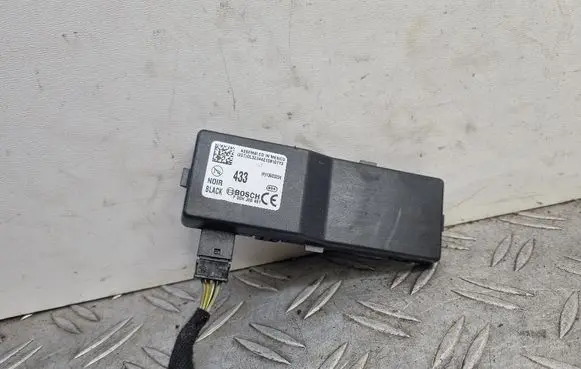 Opel Insignia A Door central lock control unit/module 13503204