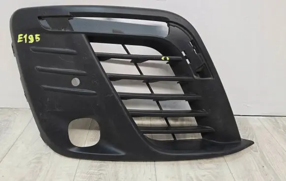 Peugeot Expert Front fog light trim/grill 9811713877