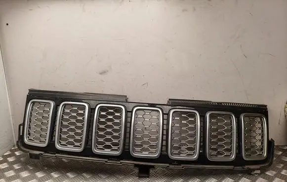 Jeep Grand Cherokee Front grill N22104031